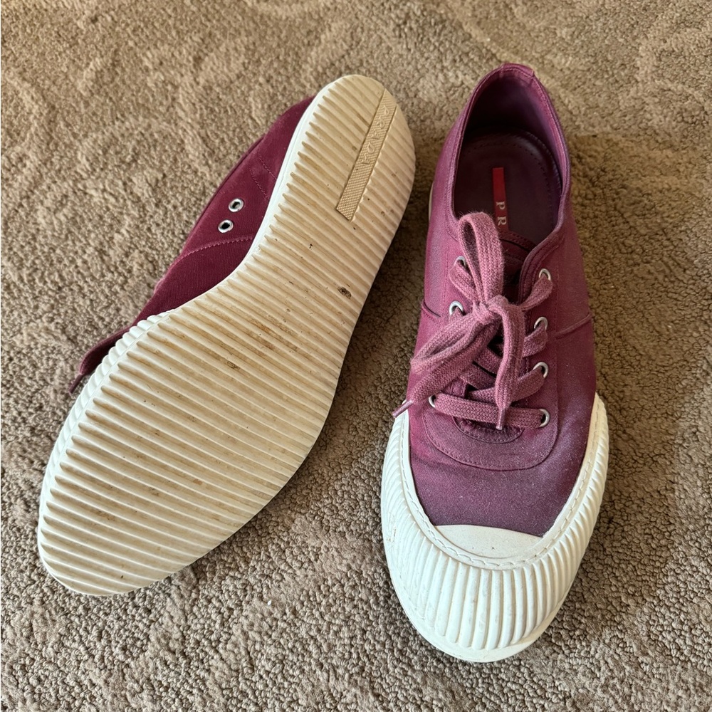 Prada. 9 1/2